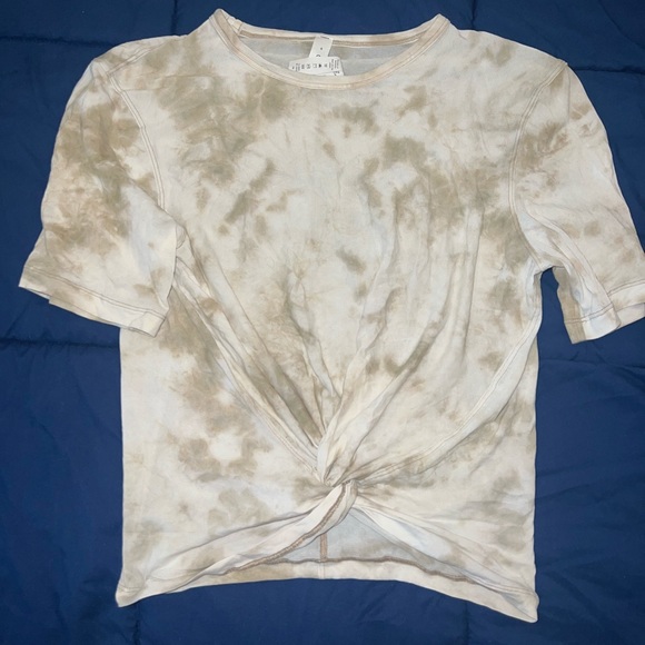 lululemon athletica Tops - Lululemon - Twist Front Tee size 4